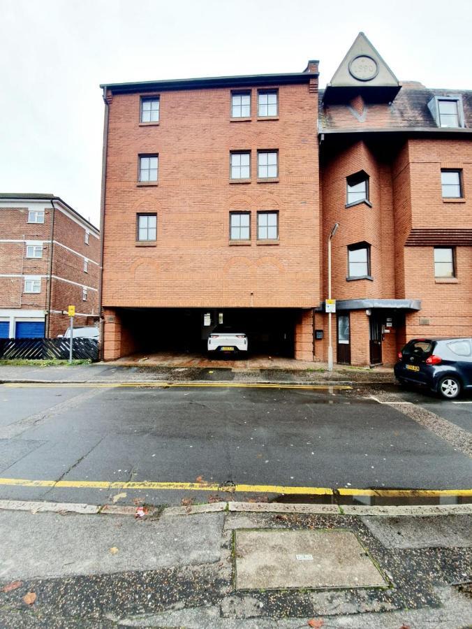 Chelmsford Town Centre Apartments With Car Parking Εξωτερικό φωτογραφία